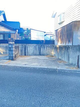 ●駐車並列3台...