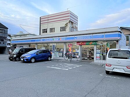 ローソン吉祥院八条通店まで194m