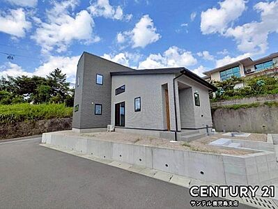 外観:7号地の外観になります!落ち着きのあるおしゃれな外壁カラーです♪ 外観:7号地の外観になります!落ち着きのあるおしゃれな外壁カラーです♪