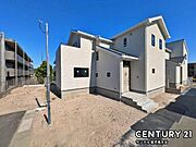 4号棟の外観が完成しました！シンプルで落ち着きのある外壁カラーです♪