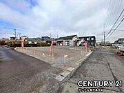 前面道路から撮影した現地写真です♪