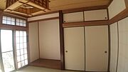 【床の間】床の間と押し入れ。しっかり収納できます