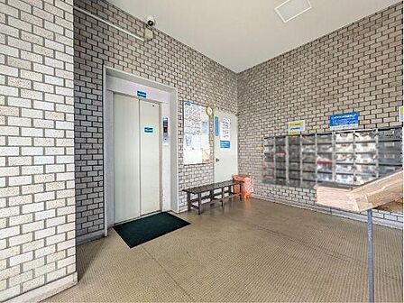 エレベーター前