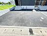 駐車場：カースペースは並列で2台駐車可能なゆとりある設計。お車同士の入れ替えが不要なため、毎日の通勤やお出かけもスムーズに行えます。