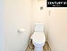 トイレ：1・2階にトイレがございます！朝の忙しい時間帯も待たずにすみそうですね。白を基調とした清潔感のあるトイレでお手入れがしやすいです！