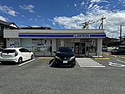 ローソン鳥栖村田町店まで270m