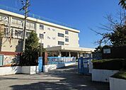 大東市立灰塚小学校まで123m