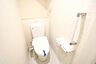 トイレ：温水洗浄便座付きのトイレで、一年を通して快適にご利用できます。