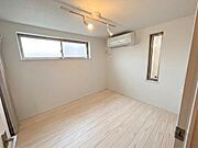 居住中のため、AIを活用して室内家具等を消去したイメージ画像を掲載しています。室内状況の詳細は現地にてご確認ください。