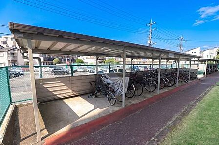 駐輪場料金月額250円、バイク置場料金月額1300円