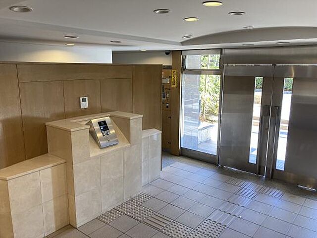 エントランス ユニハイム草津キララ・スクエア 1階/-