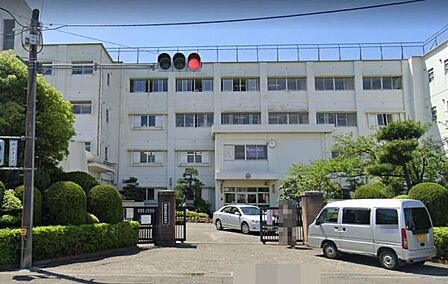 平塚市立太洋中学校まで897m