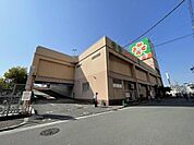 ライフ八尾店まで984m