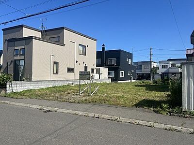 外観:更地、南向きで日当たり良好です。建築条件なし、お好きなハウスメーカーで建築可能です。 外観:更地、南向きで日当たり良好です。建築条件なし、お好きなハウスメーカーで建築可能です。