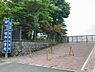 周辺：鹿児島市立明和小学校まで421m、地域に根差した温かい環境が魅力です。子どもたちの個性を大切にし、学びや成長をサポートする充実したプログラムがあります