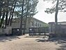周辺：姶良市立重富中学校まで1560m、姶良市立重富中学校（校訓：自主・粘り・礼儀・規律）が近くにあり、粘り強く学び礼儀を重んじる力を育む安心した教育環境です