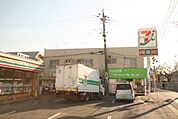 コンビニまで60m