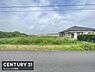 その他：前面道路は広々とした印象で車の出入りもスムーズに行えます。現地周辺は開放感があり自然を感じられる環境です。隣接する建物も落ち着いた住宅が見られます。現地の様子をぜひご確認ください。