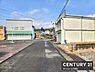 その他：静かな住宅街に位置する広々とした前面道路が魅力的な物件です。生活に便利な立地で近隣には自然も豊富です。道幅が広く駐車も安心して行えます。落ち着いた環境で快適な暮らしを実現できます。