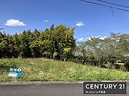 物件画像 こちらの売地は平坦な角地で南向きの公道に接しています。
