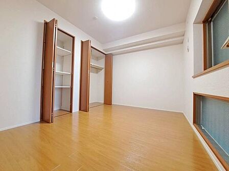 書斎、リモートワークにも最適。プライベート空間としても重宝するお部屋です