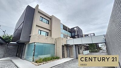 外観:重厚感のあるエントランスアプローチが、帰宅時の気分を高めてくれます。 外観:重厚感のあるエントランスアプローチが、帰宅時の気分を高めてくれます。