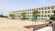 名古屋市立東山小学校まで886m