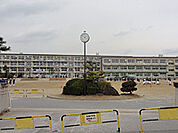 岡崎市立竜海中学校まで1800m
