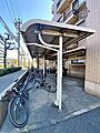 屋根付きの駐輪...