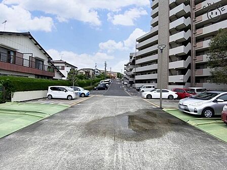 駐車場！ぜひ現地にて、実際の建物・環境・街並み・日当たりなどなどご確認ください！平日・お仕事帰りなど、いつでもご案内できますので、お気軽にお問い合わせください！