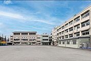横浜市立師岡小学校まで935m