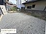 その他：広々とした庭スペースが魅力的です。防草対策が施された砂利敷きで手入れがしやすいです。使い勝手の良いシンプルな形状です。ブロック塀で囲まれており周囲との程よい仕切りがあります。