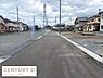 その他：前面道路は舗装されており周囲には住宅が立ち並ぶ穏やかな環境です。落ち着いた住宅地に位置し生活の拠点として活用しやすい現地です。