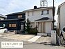 その他：落ち着いた色合いの外観が印象的な住まいです。駐車スペースもゆとりがあり来客時にも便利です。玄関前の植栽が目を引き清潔感があります。周囲の住宅と調和が取れたデザインです。
