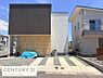 その他：シンプルで洗練された外観が印象的です。駐車スペースが広く車の出し入れもしやすい配置です。前面道路も見通しが良く開放感があります。両隣との距離も適度に確保されています。
