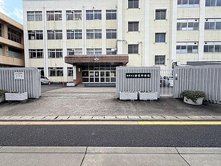 姫路市立安室中学校まで588m