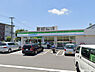 周辺：ファミリーマート市沢町店まで193m、「環2市沢上町」交差点から左近山団地に向かう途中にあるコンビニです