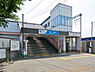 周辺：小田急江ノ島線「桜ヶ丘」駅まで1536m、駅名にちなんで、駅構内の柱や壁の多くが桜色に彩色されています。駅周辺はスーパー・総合病院等があり便利です。