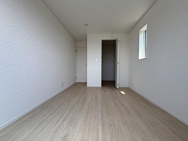 洋室を拡大表示
