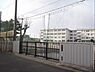 周辺：明治中学校まで526m