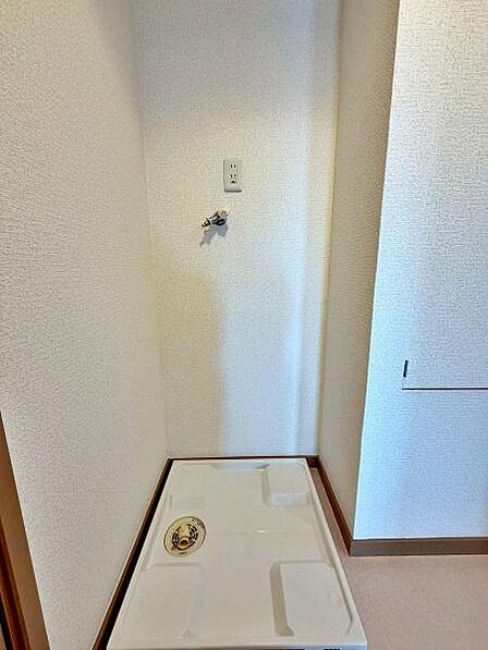 【洗面脱衣所】洗面台横の洗濯機置き場