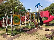 美園公園まで940m、のびのび遊べる公園があります♪