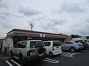 セブンイレブン草津野路店まで576m