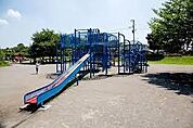 上平公園まで1119m、ジョギングコースがあってお散歩にもぴったり！散歩、ランニングはもちろん、遊具もあるので、お子様も楽しめます！