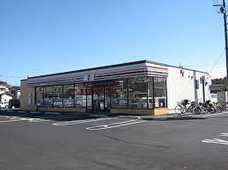 セブンイレブン桶川若宮2丁目店まで596m、公共料金の支払いやセブン銀行ATMが利用できる『セブン-イレブン』が近く、生活の利便性が高まります。