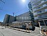 その他：日当たりの良い外観が特徴の建物です。バルコニーが多く開放感が感じられます。大規模なマンションで多数のお部屋があります。整備された周辺環境もポイントです。