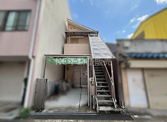 外観はシンプル...