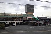 サンプラザ島泉店まで1390m