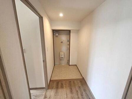 生成AIにより、家具等撤去しております。