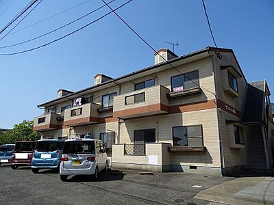 外観：2階の角部屋、明るいお部屋です！